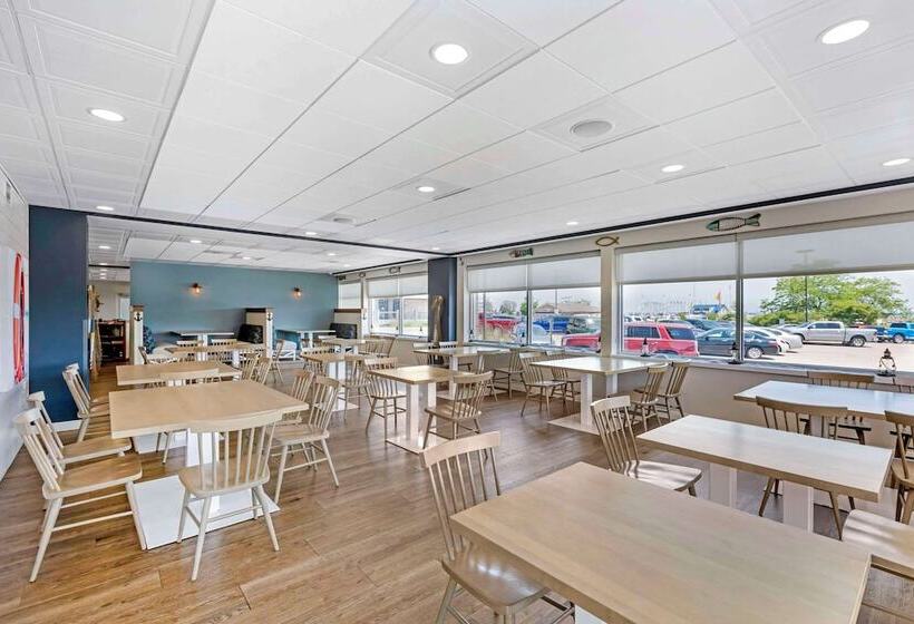 The Harborview, Ascend Hotel Collection