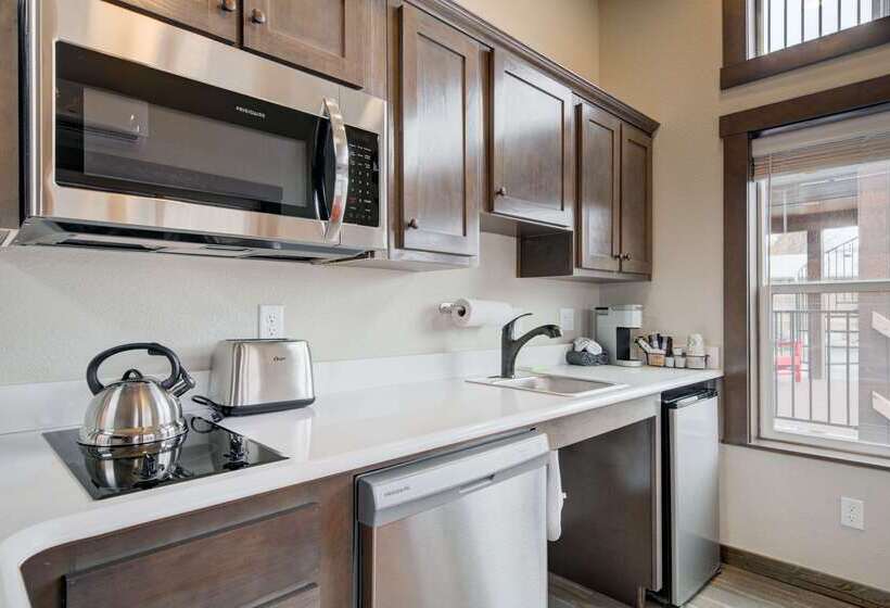 The Ridgeline Hotel At Yellowstone, Ascend Hotel Collection