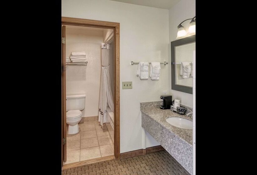 The Ridgeline Hotel At Yellowstone, Ascend Hotel Collection