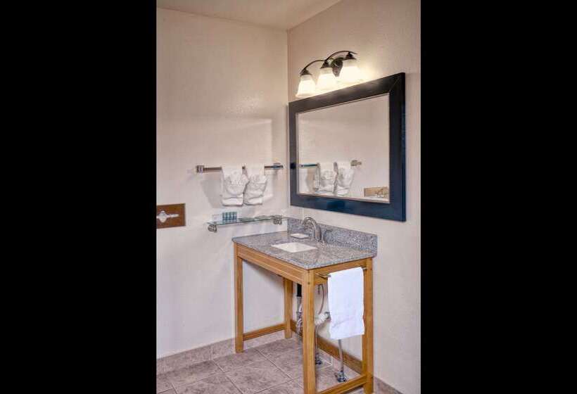 The Ridgeline Hotel At Yellowstone, Ascend Hotel Collection