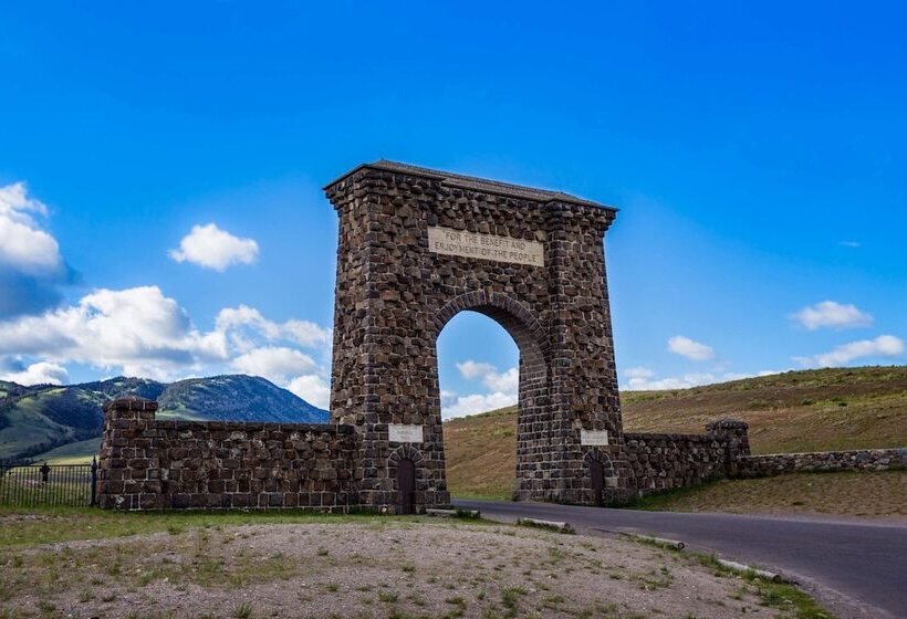The Ridgeline Hotel At Yellowstone, Ascend Hotel Collection
