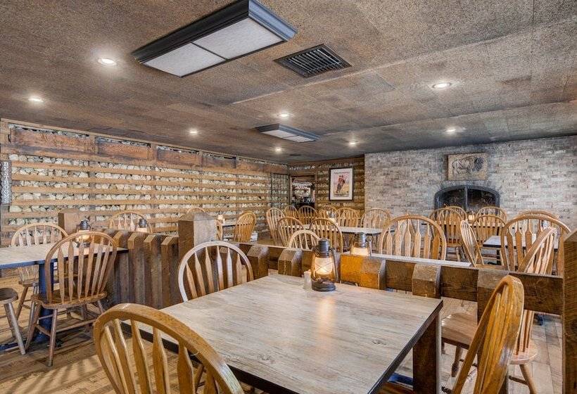 The Ridgeline Hotel At Yellowstone, Ascend Hotel Collection