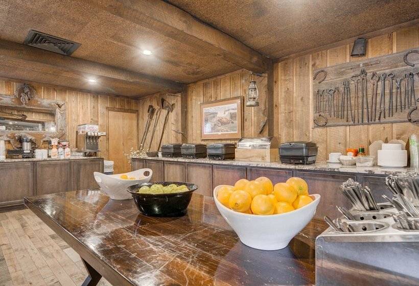 The Ridgeline Hotel At Yellowstone, Ascend Hotel Collection