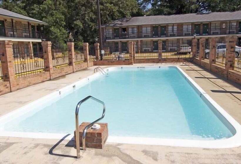 هتل The Winnfield Lodge