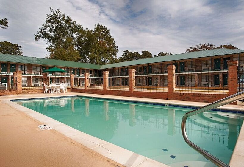 هتل The Winnfield Lodge