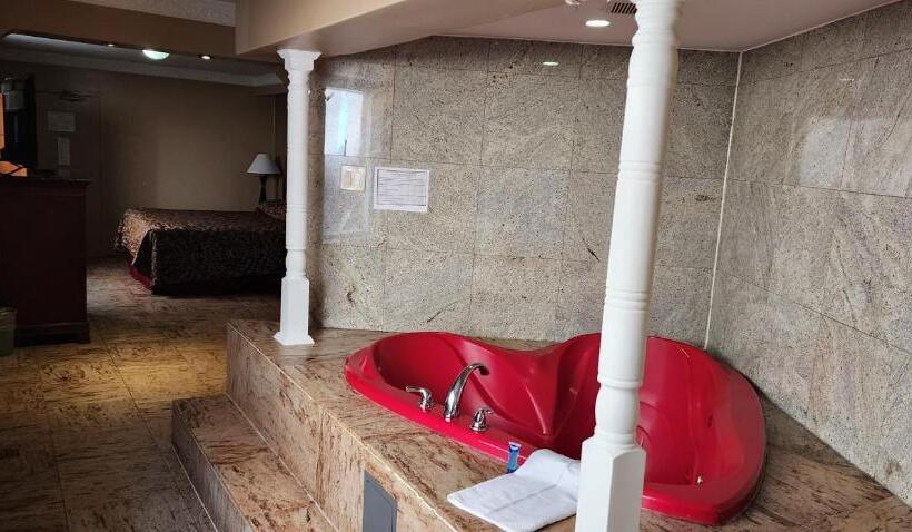 فندق Town House Inn And Suites