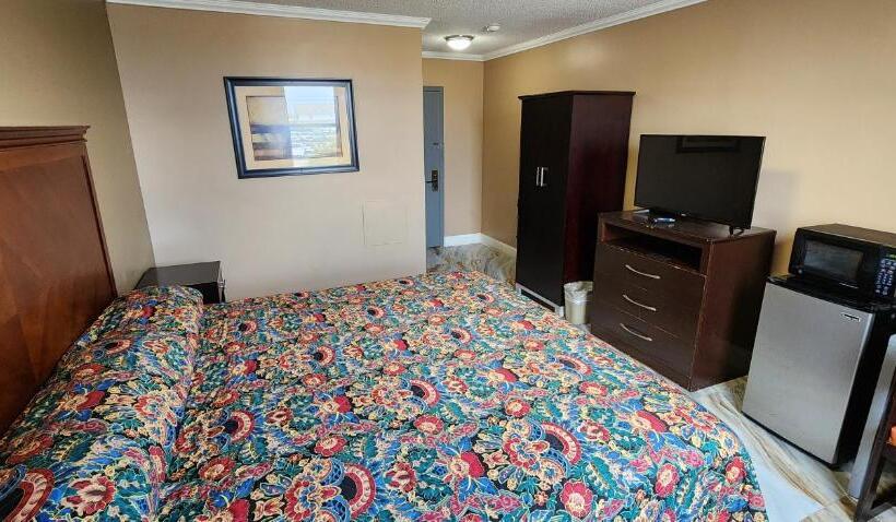 فندق Town House Inn And Suites