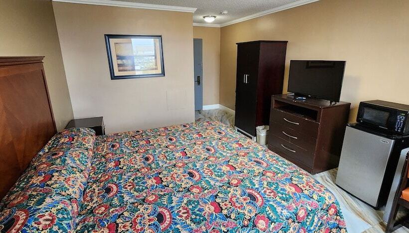 فندق Town House Inn And Suites