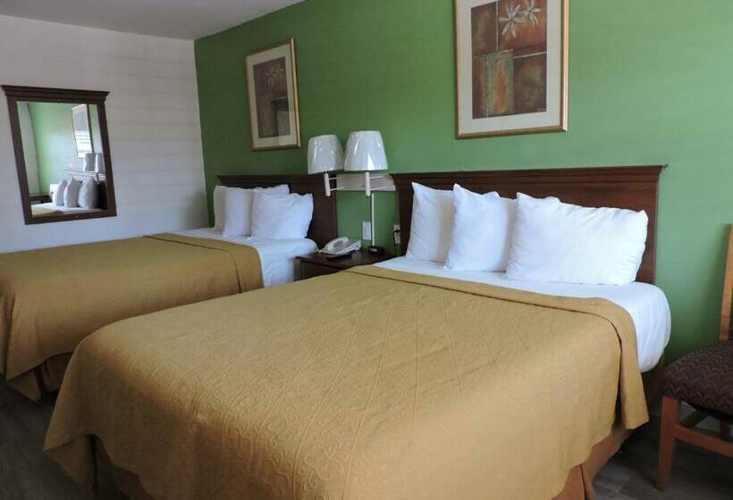 ホテル Travelodge By Wyndham Artesia