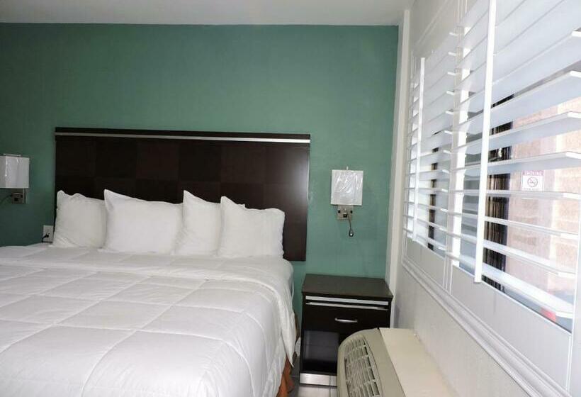 ホテル Travelodge By Wyndham Artesia