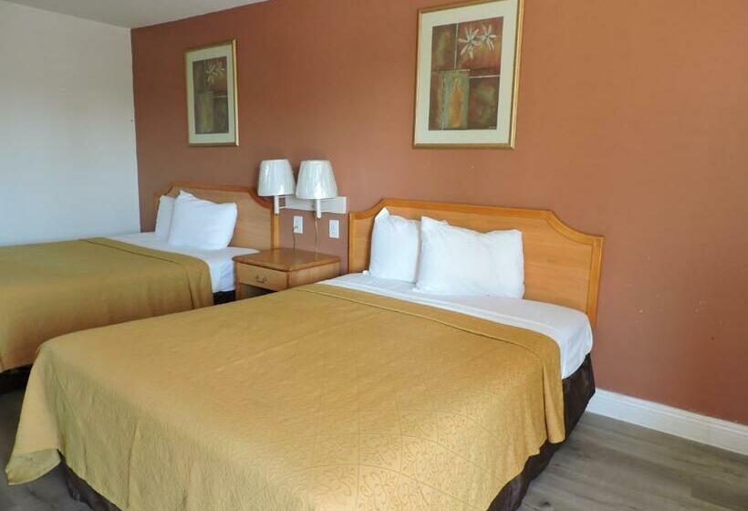 ホテル Travelodge By Wyndham Artesia