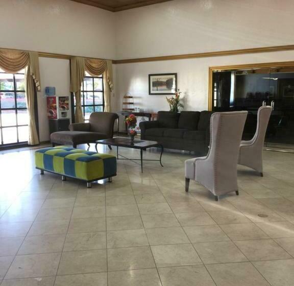 ホテル Travelodge By Wyndham Artesia