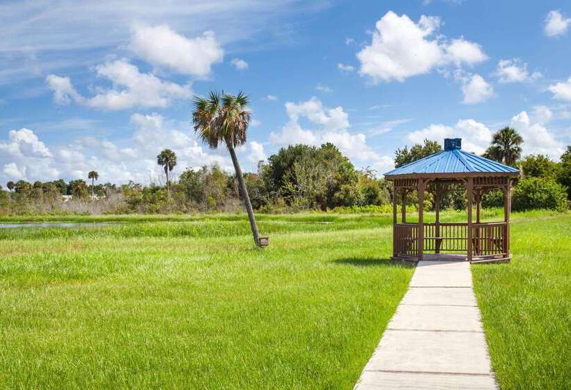 בית מלון כפרי Travelodge By Wyndham Deltona