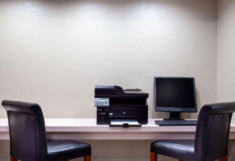 בית מלון כפרי Travelodge By Wyndham Deltona