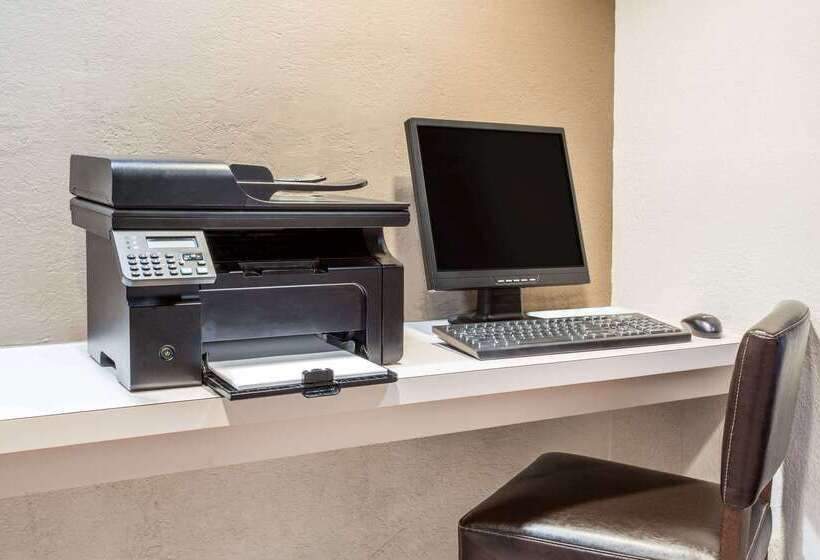 בית מלון כפרי Travelodge By Wyndham Deltona