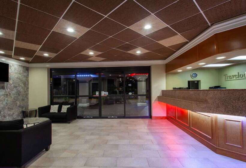 בית מלון כפרי Travelodge By Wyndham Deltona