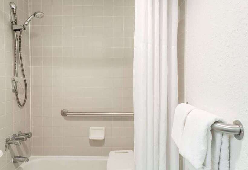 בית מלון כפרי Travelodge By Wyndham Deltona