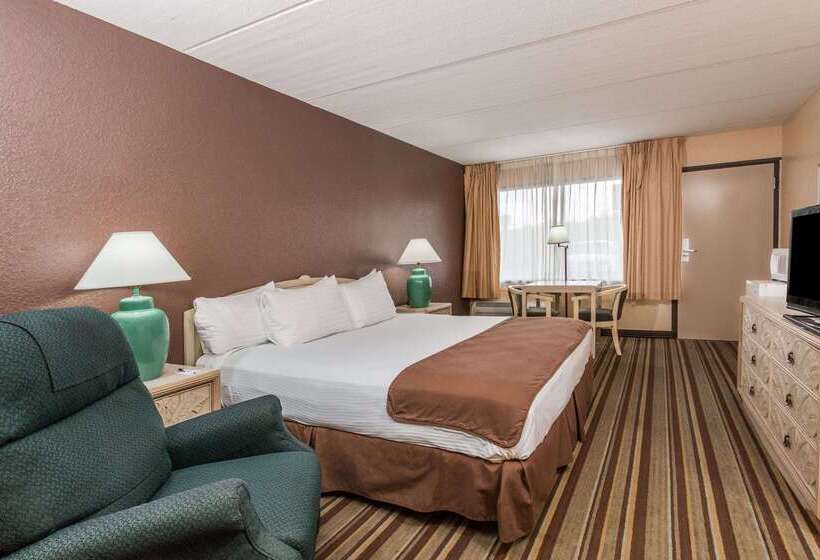 هتل Travelodge By Wyndham Deltona