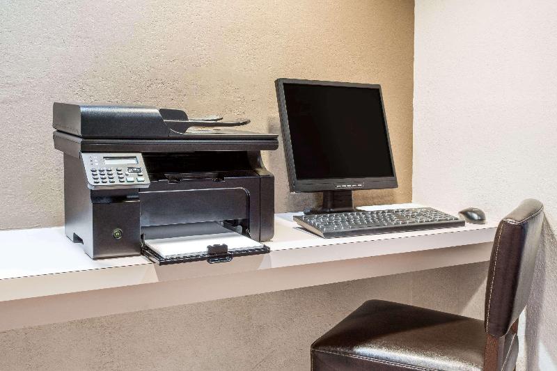 בית מלון כפרי Travelodge By Wyndham Deltona