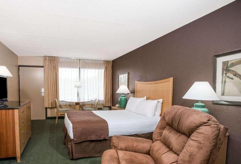 בית מלון כפרי Travelodge By Wyndham Deltona