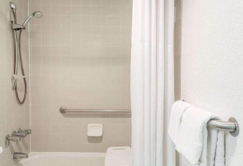 בית מלון כפרי Travelodge By Wyndham Deltona