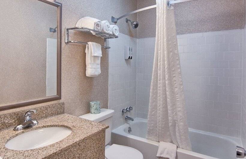 فندق Days Inn By Wyndham Doswell   Kings Dominion Area