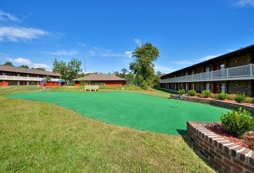 فندق Days Inn By Wyndham Doswell   Kings Dominion Area