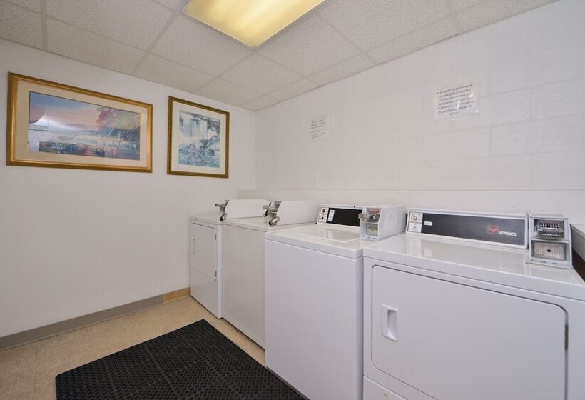 فندق Days Inn By Wyndham Doswell   Kings Dominion Area