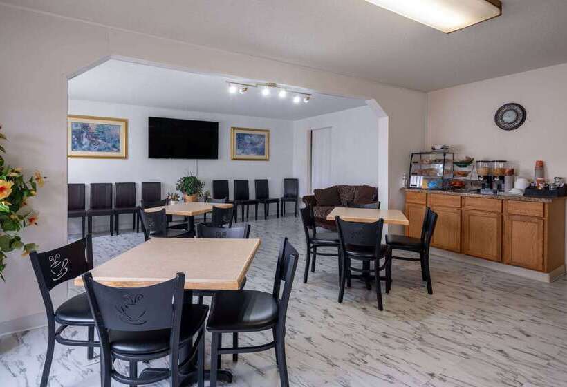 فندق Travelodge By Wyndham Merrill