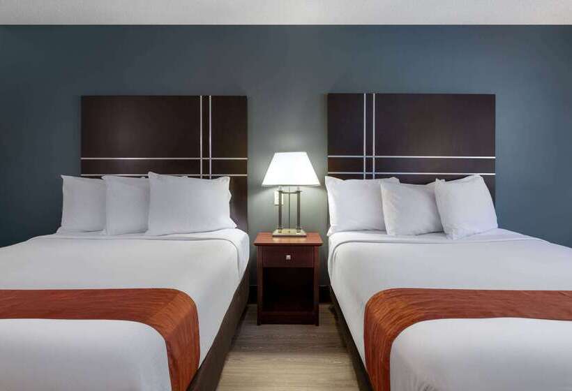 فندق Travelodge By Wyndham Merrill