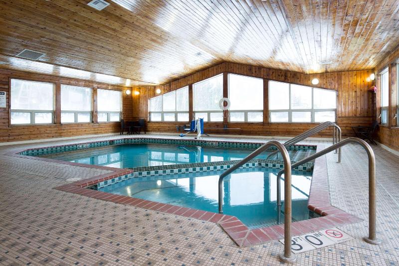 فندق Travelodge By Wyndham Merrill