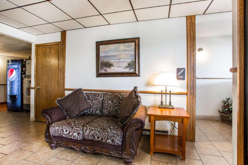 فندق Travelodge By Wyndham Merrill