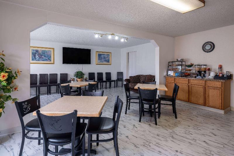 فندق Travelodge By Wyndham Merrill