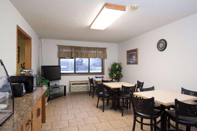 فندق Travelodge By Wyndham Merrill