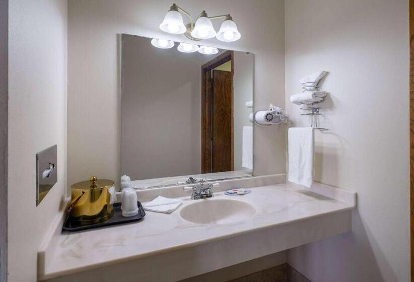 فندق Travelodge By Wyndham Merrill