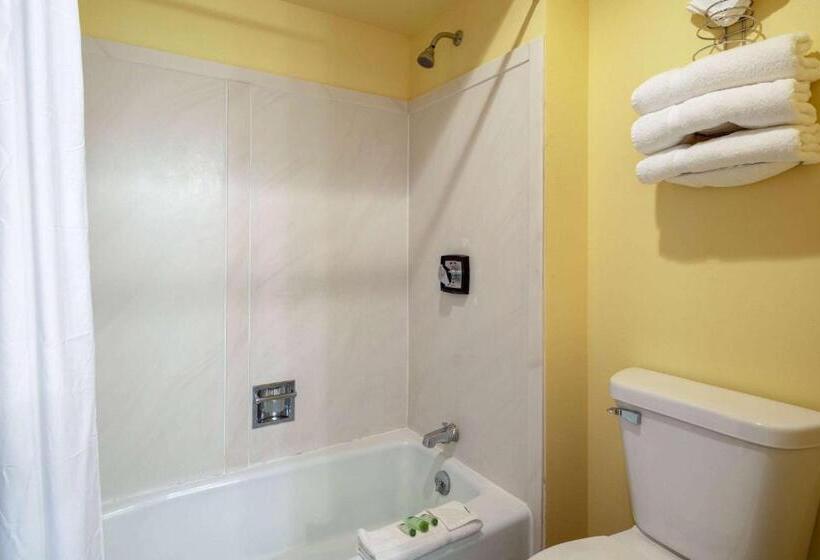 فندق Travelodge By Wyndham Merrill