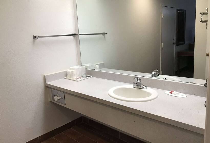 هتل Travelodge By Wyndham Truth Or Consequences