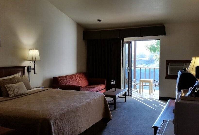 فندق Western Holiday Lodge