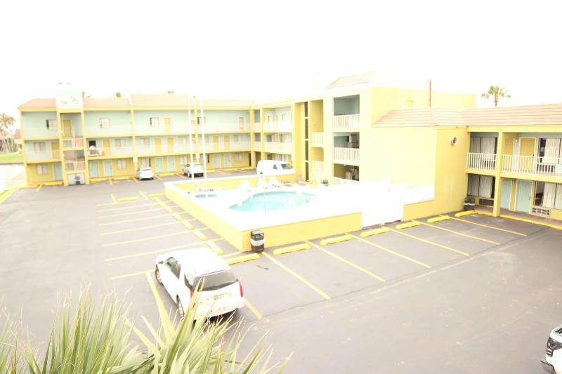 Windwater Hotel And Marina