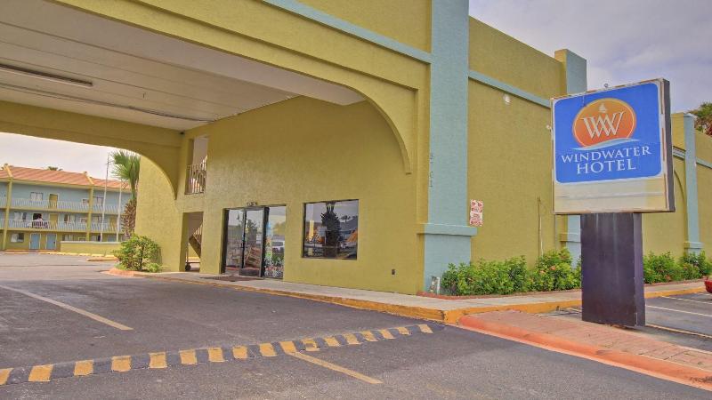 Windwater Hotel And Marina