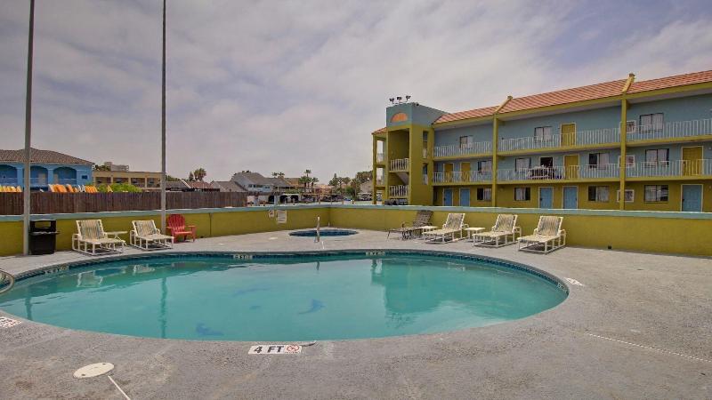 Windwater Hotel And Marina