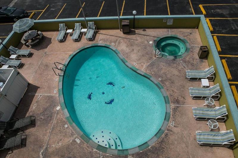 Windwater Hotel And Marina