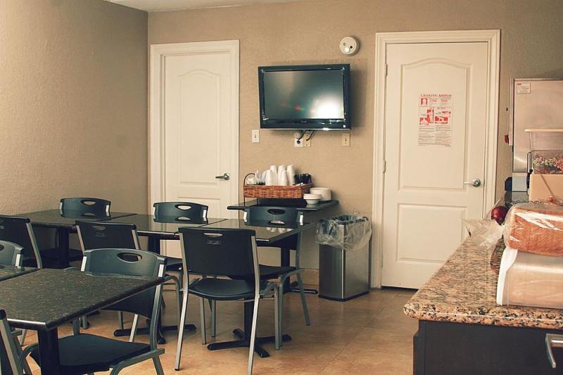 Windwater Hotel And Marina