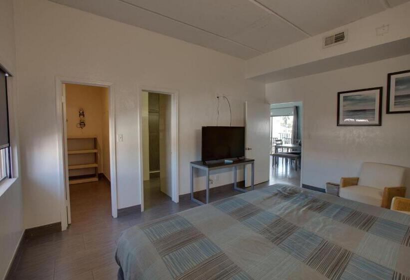 Windwater Hotel And Marina