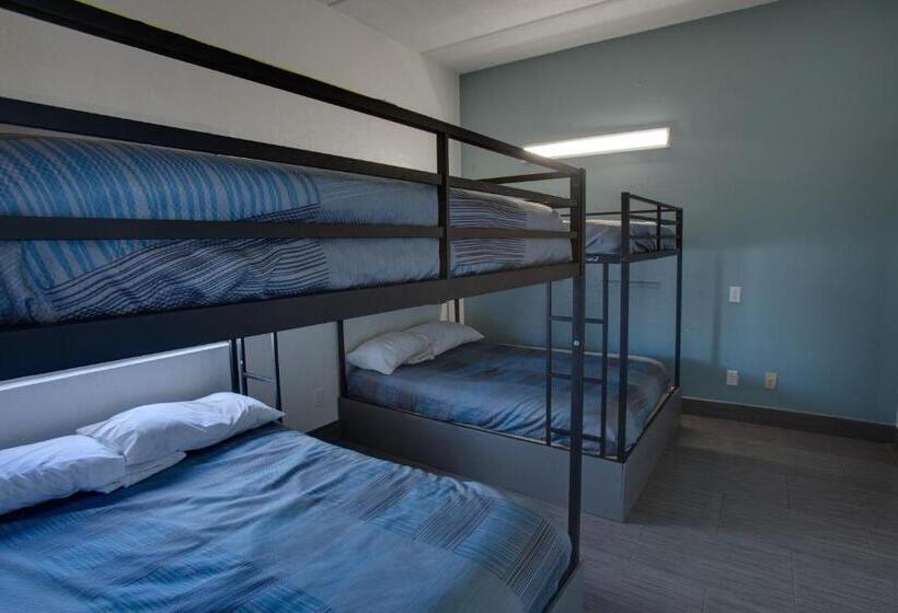 Windwater Hotel And Marina