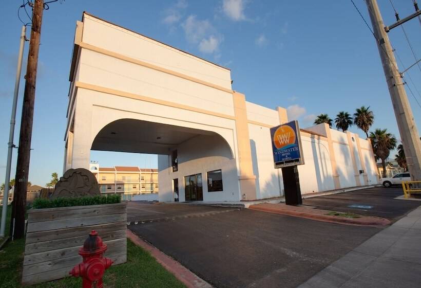 Windwater Hotel And Marina