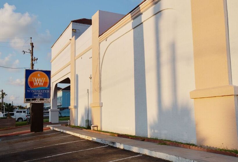 Windwater Hotel And Marina