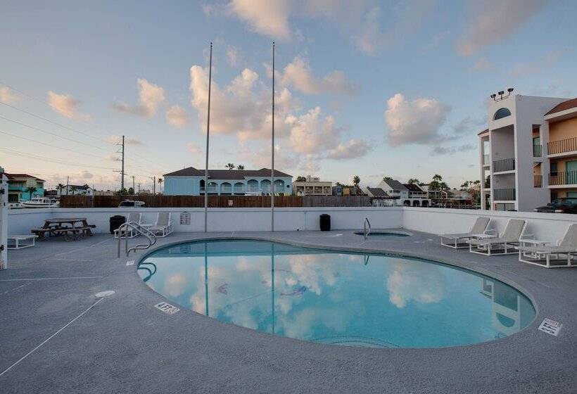 Windwater Hotel And Marina