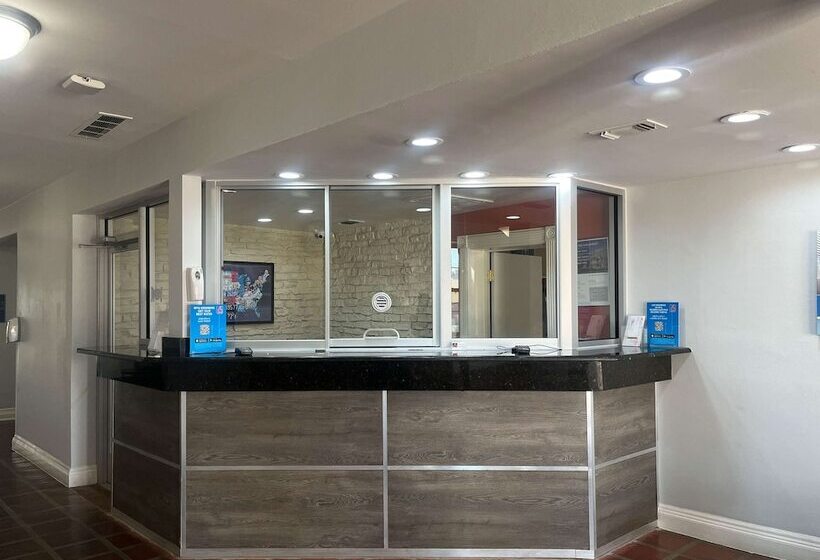 Motel 6 Dallas TX Downtown