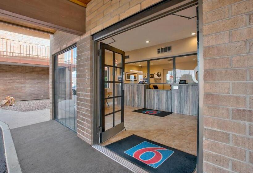 Motel 6 Willcox, Az